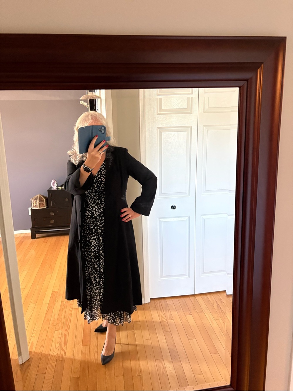 Absolutely Stunning Long Black Linen Button-Front Coat with Silk Lining - Picture 9 of 14